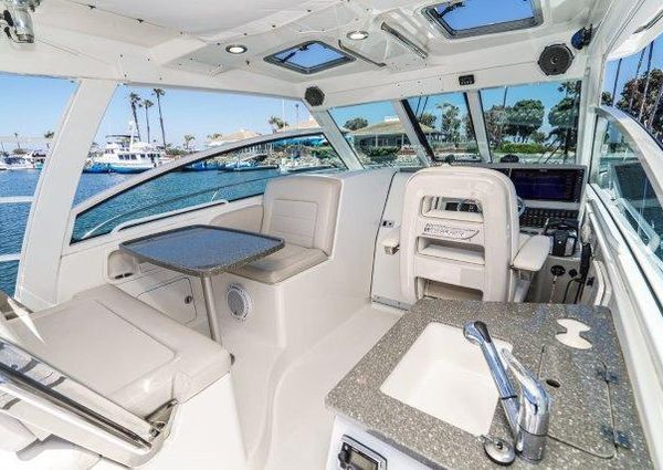 Boston Whaler 345 Conquest image