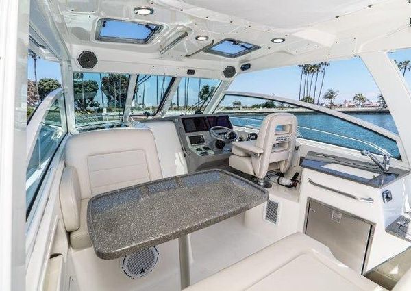 Boston Whaler 345 Conquest image