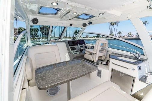 Boston Whaler 345 Conquest image