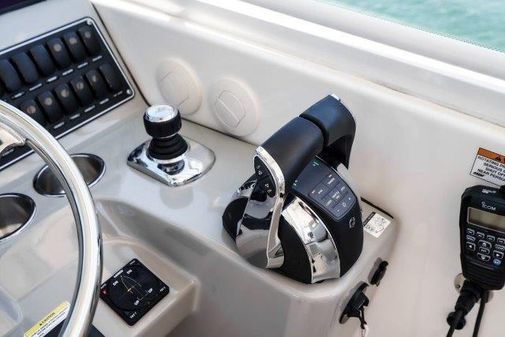 Boston Whaler 345 Conquest image