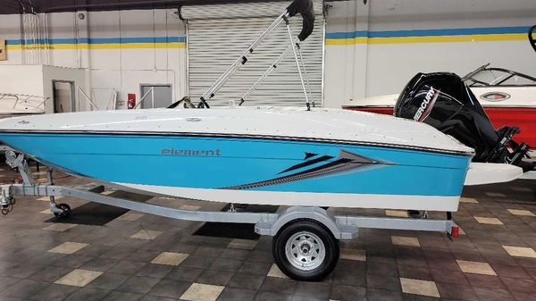 Bayliner Element E18
