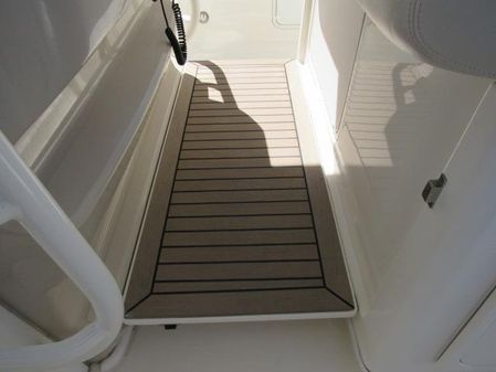 Boston-whaler 350-OUTRAGE image