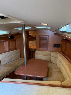 Hunter 36 - main image