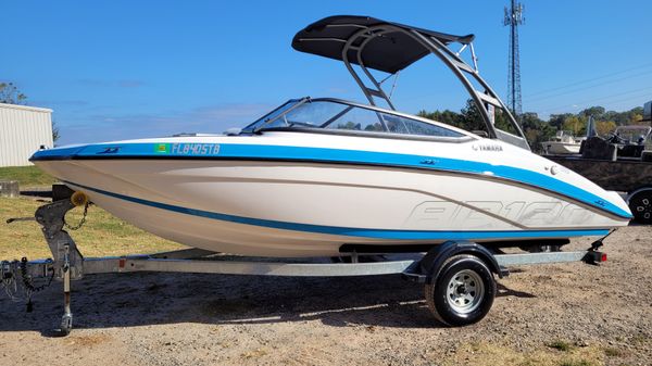 Yamaha Boats AR190