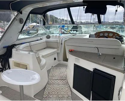 Rinker 342 Fiesta Vee image