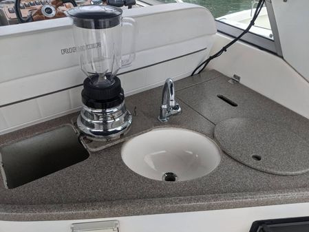 Rinker 342 Fiesta Vee image