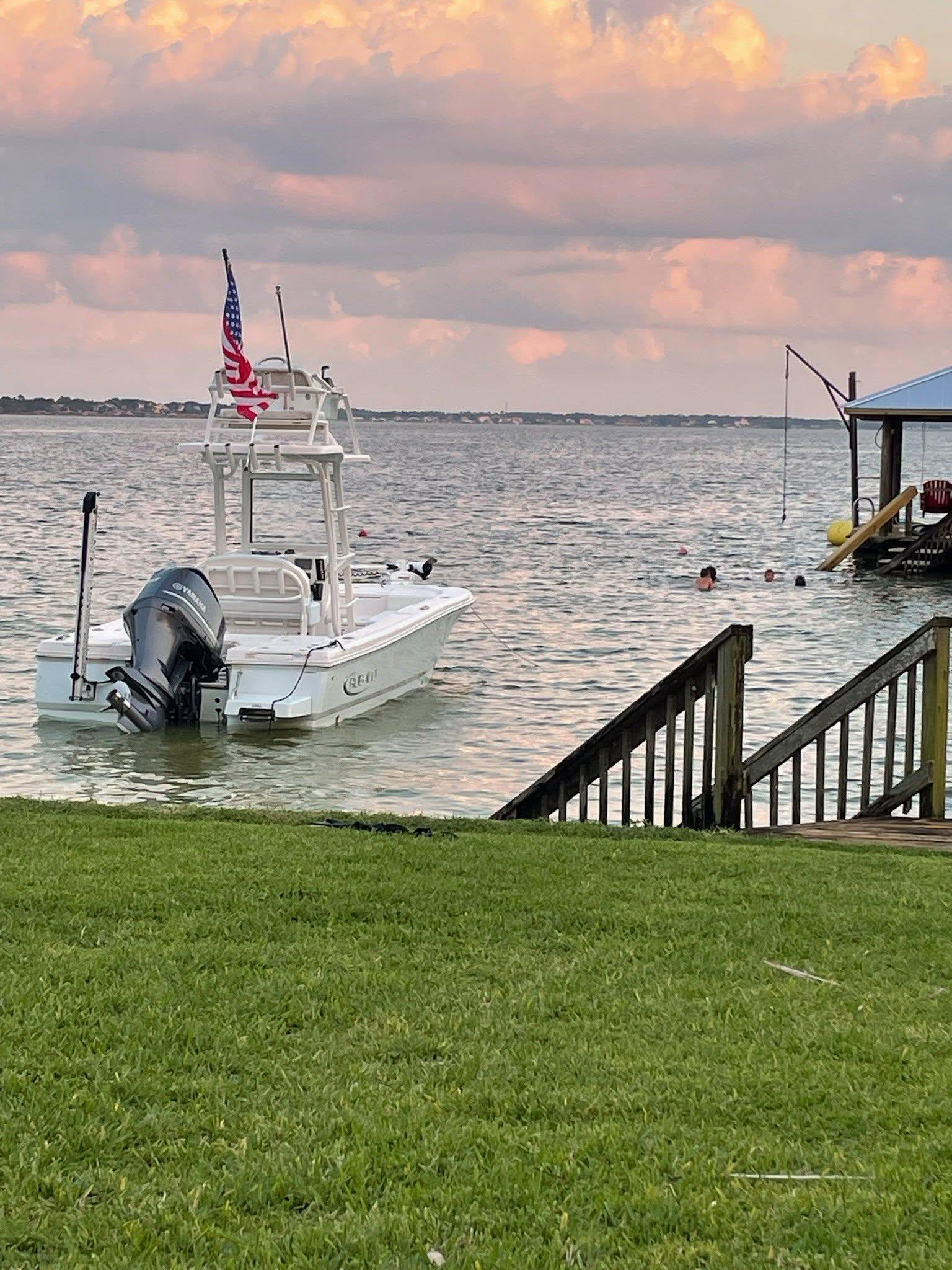 2020 Robalo 246 cayman