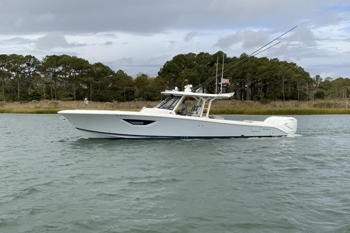 Pursuit S428-SPORT image