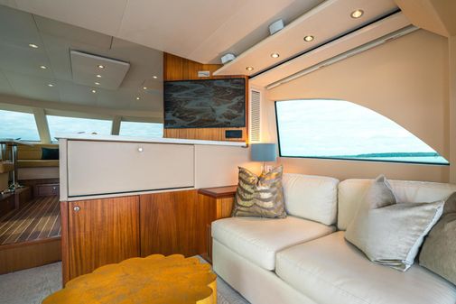 Hatteras 60 Motor Yacht image