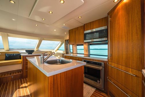 Hatteras 60 Motor Yacht image