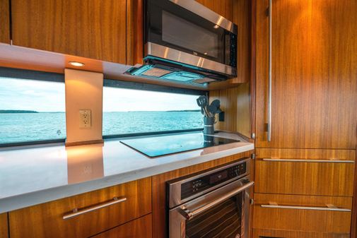 Hatteras 60 Motor Yacht image