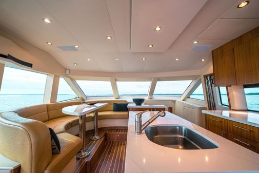 Hatteras 60 Motor Yacht image