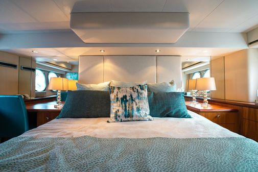 Hatteras 60 Motor Yacht image