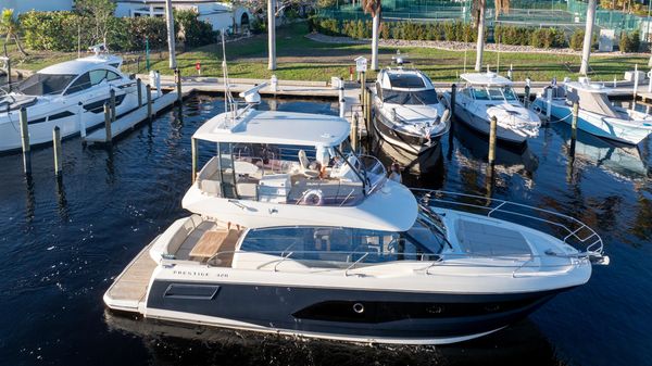 Prestige 420 Flybridge 