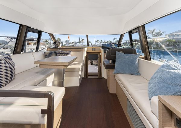 Prestige 420 Flybridge image