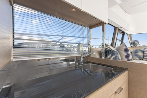 Prestige 420 Flybridge image