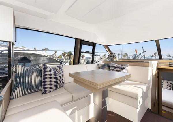 Prestige 420 Flybridge image