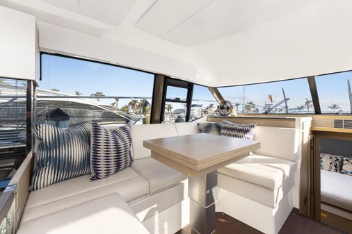 Prestige 420 Flybridge image