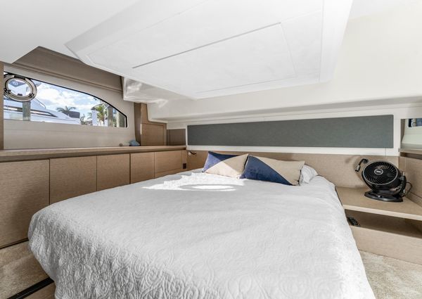 Prestige 420 Flybridge image