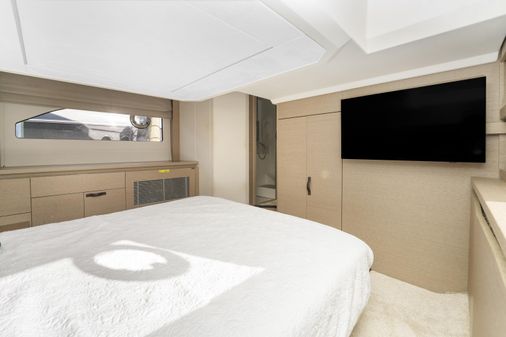 Prestige 420 Flybridge image