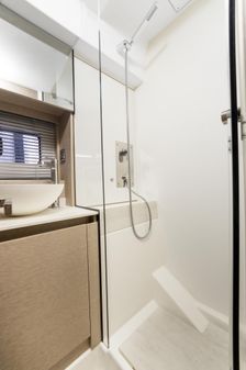 Prestige 420 Flybridge image