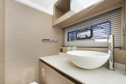 Prestige 420 Flybridge image