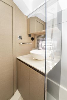 Prestige 420 Flybridge image