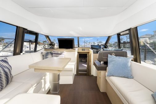 Prestige 420 Flybridge image