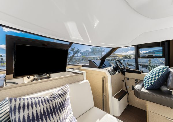 Prestige 420 Flybridge image