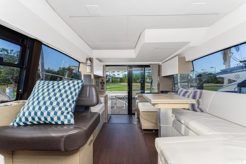 Prestige 420 Flybridge image