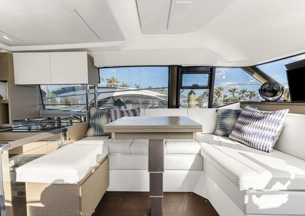 Prestige 420 Flybridge image