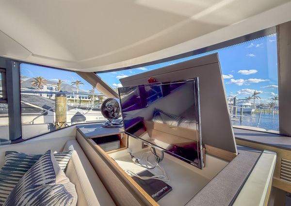 Prestige 420 Flybridge image