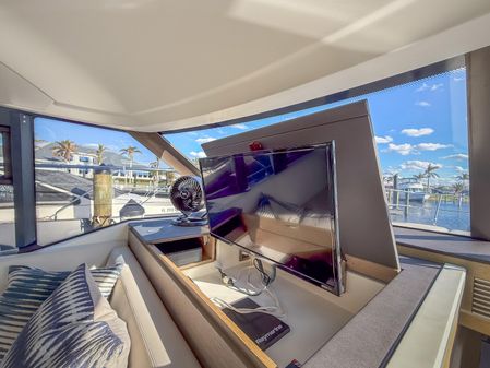 Prestige 420 Flybridge image