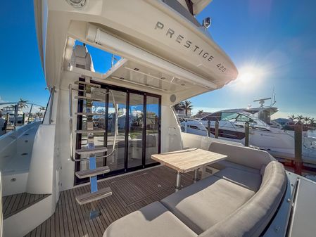 Prestige 420 Flybridge image