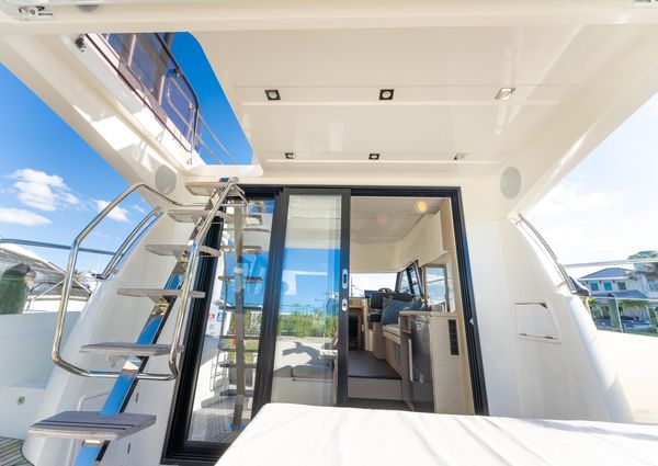 Prestige 420 Flybridge image