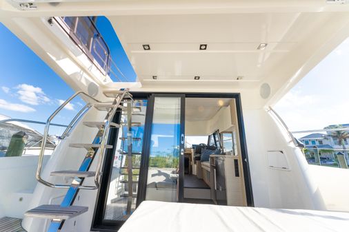 Prestige 420 Flybridge image