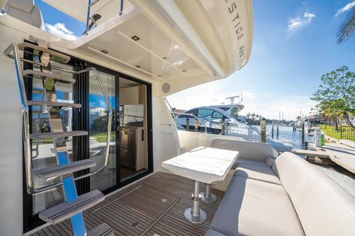 Prestige 420 Flybridge image