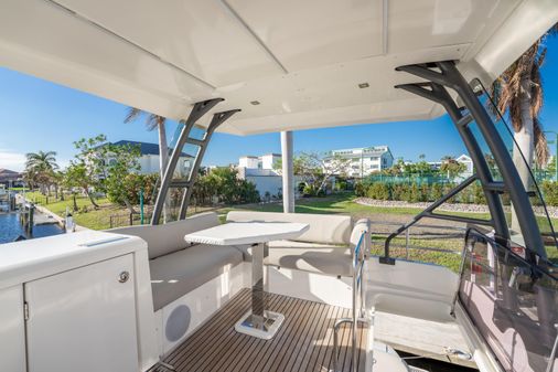 Prestige 420 Flybridge image