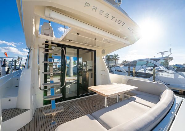 Prestige 420 Flybridge image