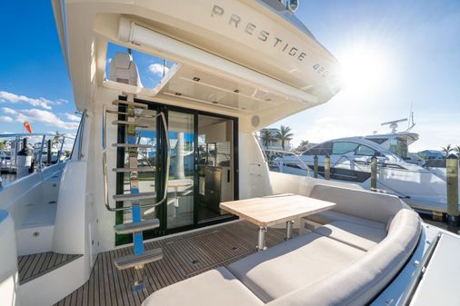 Prestige 420 Flybridge image