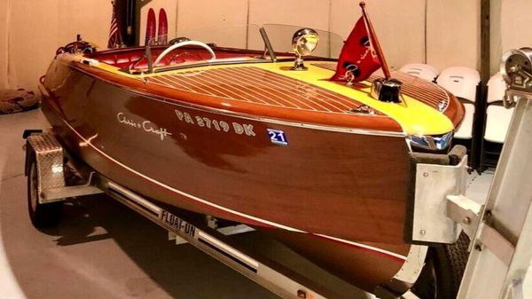 Chris-Craft Riviera