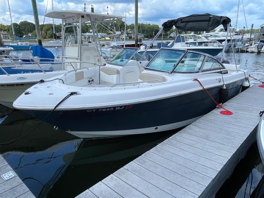 Robalo R227 Dual Console - main image