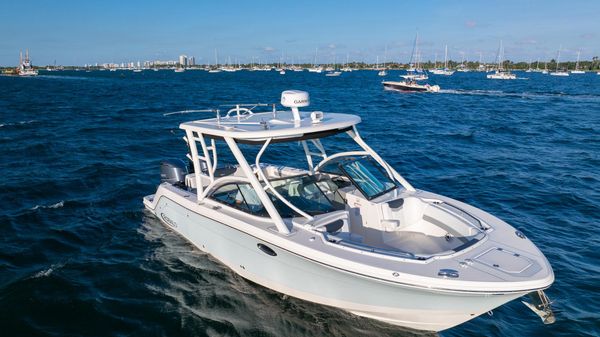 Robalo R317 Dual Console 