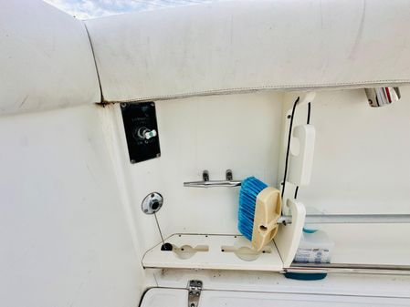 Boston-whaler 270-OUTRAGE image