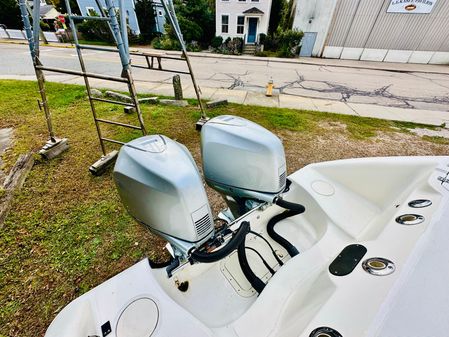 Boston-whaler 270-OUTRAGE image