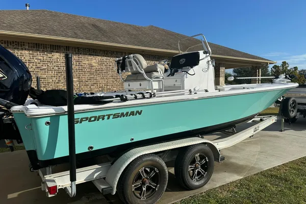 Sportsman Tournament 234 Bay Boat image