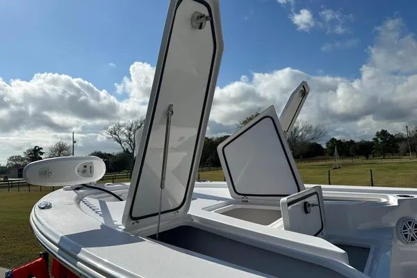 Sportsman Tournament 234 Bay Boat image