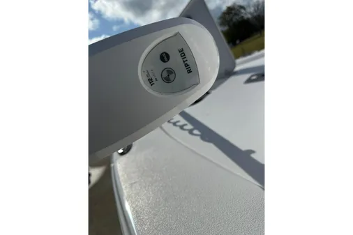 Sportsman Tournament 234 Bay Boat image