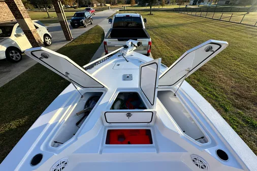 Sportsman Tournament 234 Bay Boat image