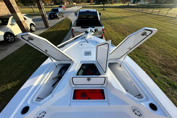 Sportsman Tournament 234 Bay Boat image